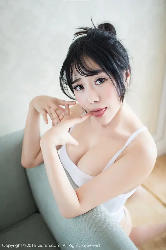 [XIUREN秀人网]2016.06.23 No.550 兜豆靓Youlina – 062.webp