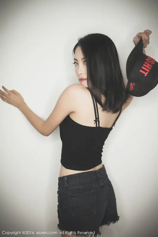 波波的性感寫真：迷人身姿的極致展現