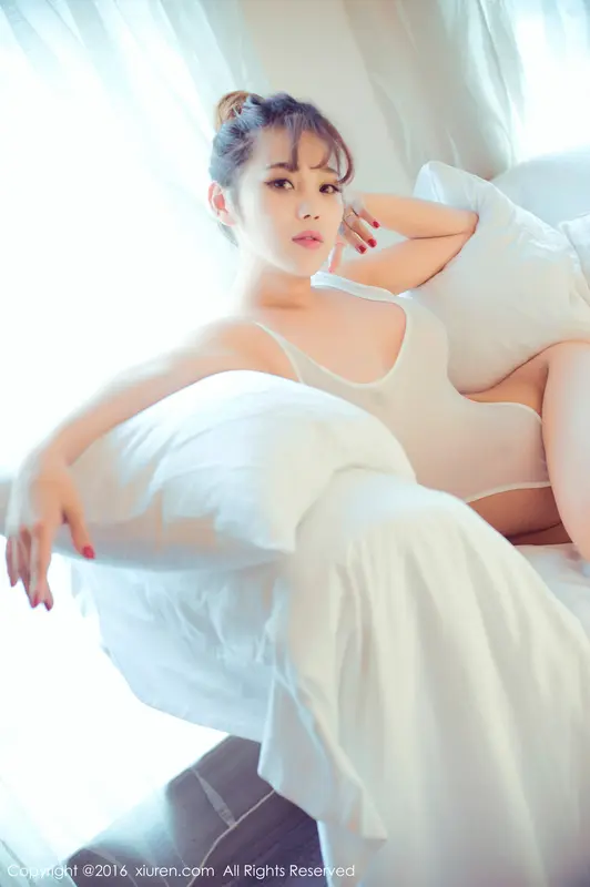 [XIUREN秀人网]2016.11.10 No.633 周予然 – 052.webp
