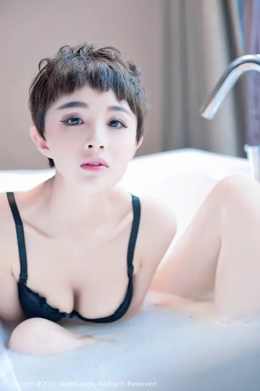 綺夢佳人：凝脂柔膚的極致誘惑