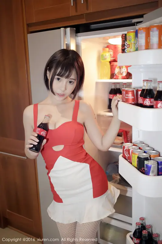 艾莉：性感寫真，釋放冬日熱情