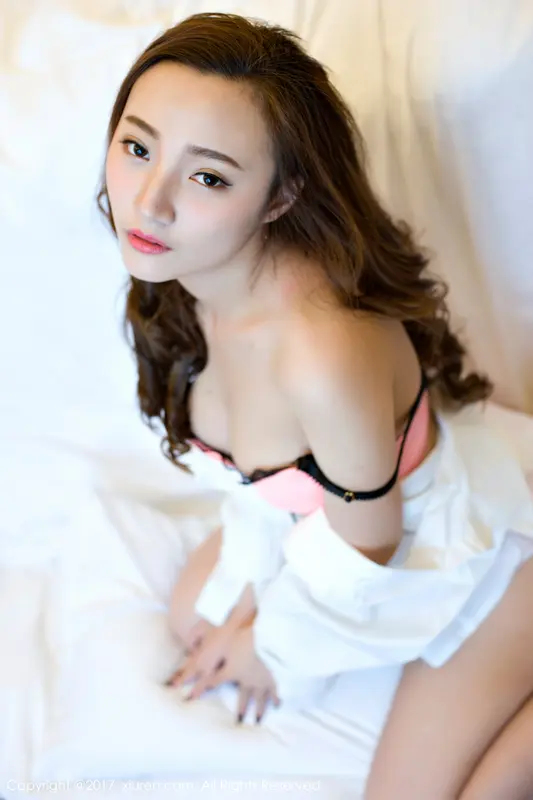 Zhai AoAo's Sensual Debut: A Captivating Photo Collection