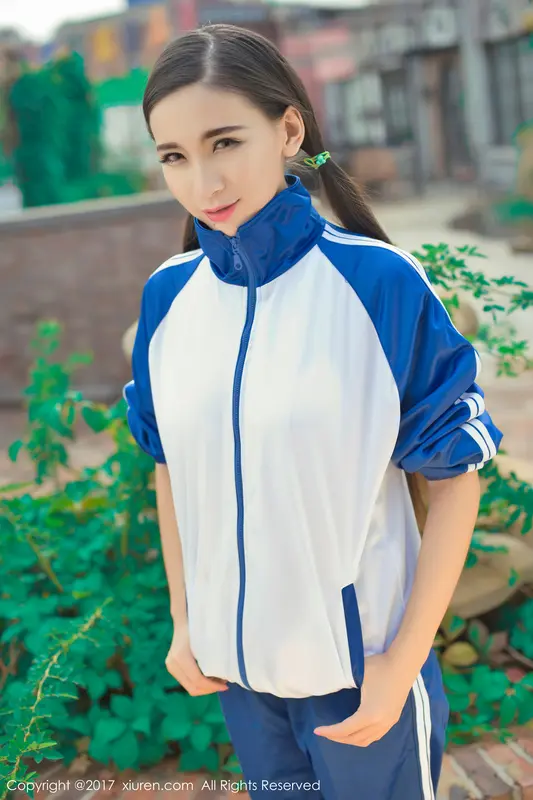 Zhao Ying's Sensual Allure: A Captivating Portrait