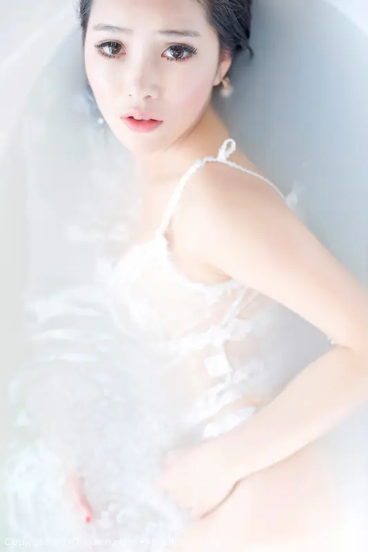 [XIUREN秀人网]2017.08.01 No.792 艾弥 – 021.webp