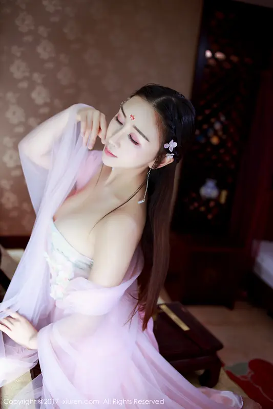 [XIUREN秀人网]2017.08.22 No.804 邹晶晶女王 – 010.webp