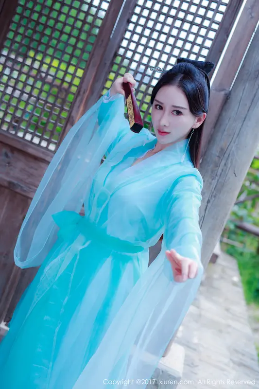 [XIUREN秀人网]2017.08.22 No.804 邹晶晶女王 – 029.webp