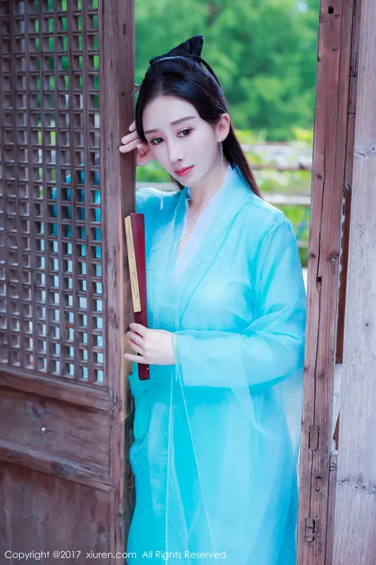 [XIUREN秀人网]2017.08.22 No.804 邹晶晶女王 – 033.webp