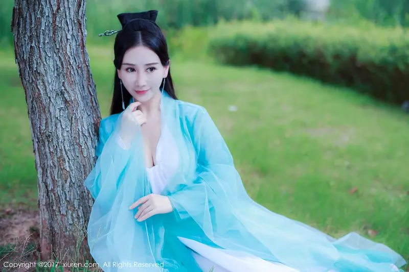 [XIUREN秀人网]2017.08.22 No.804 邹晶晶女王 – 038.webp