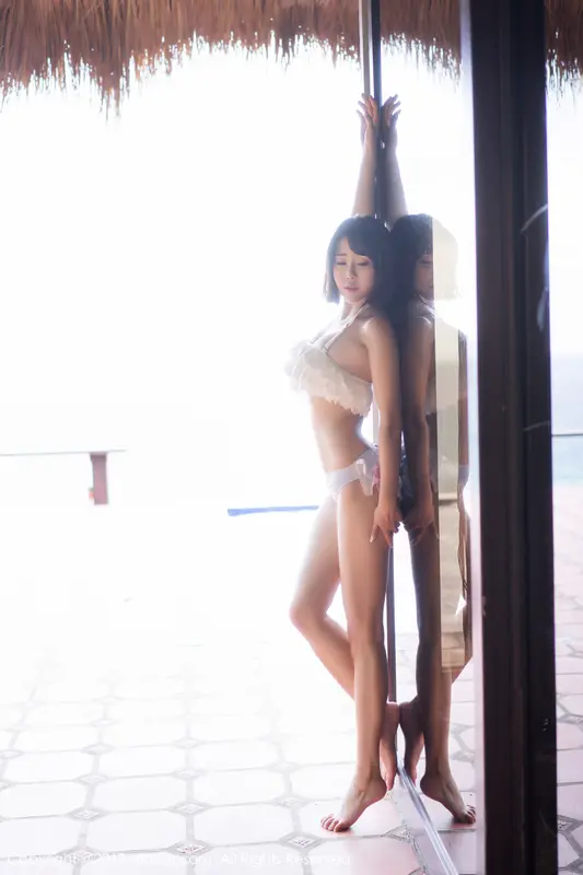 [XIUREN秀人网]2017.09.13 No.814 兜豆靓Youlina – 002.webp