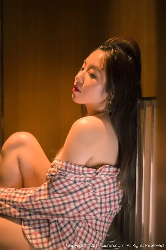 [XIUREN秀人网]2017.09.28 No.823 吃白菜的vi菜菜 – 006.webp