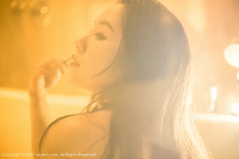[XIUREN秀人网]2017.09.28 No.823 吃白菜的vi菜菜 – 041.webp