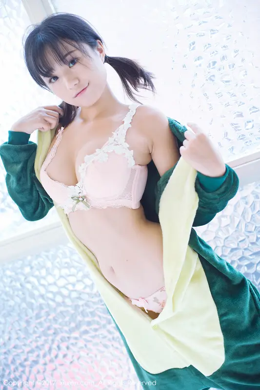 [XIUREN秀人网]2017.10.17 NO.831 仓井优香 – 037.webp