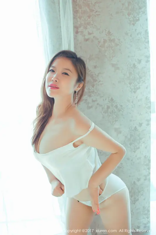 [XIUREN秀人网]2017.10.19 No.834 白兔西希 – 019.webp