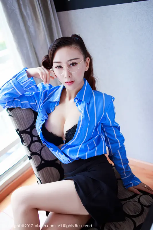 [XIUREN秀人网]2017.11.22 No.852 邹晶晶女王 – 024.webp