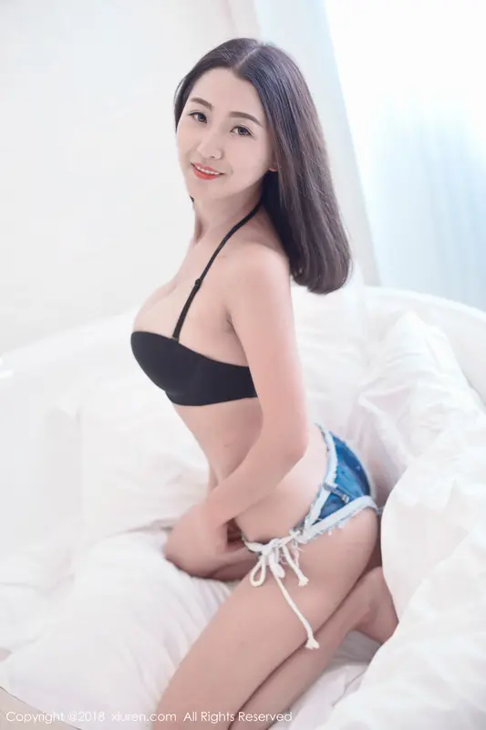 [XIUREN秀人网]2018.03.27 No.964 七月Julie – 046.webp