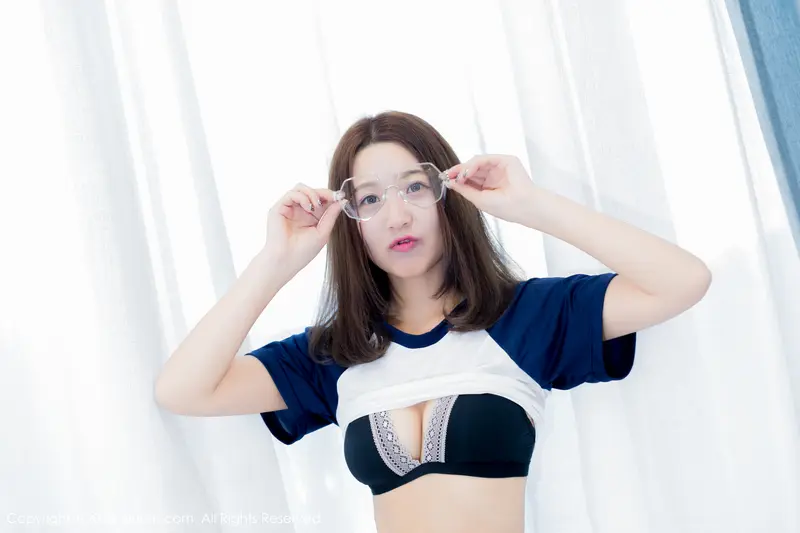[XIUREN秀人网]2018.04.02 No.969 七月Julie – 044.webp