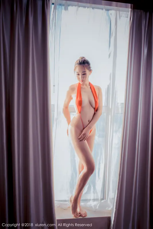 棉花糖女孩的甜蜜誘惑：糖果般的性感寫真