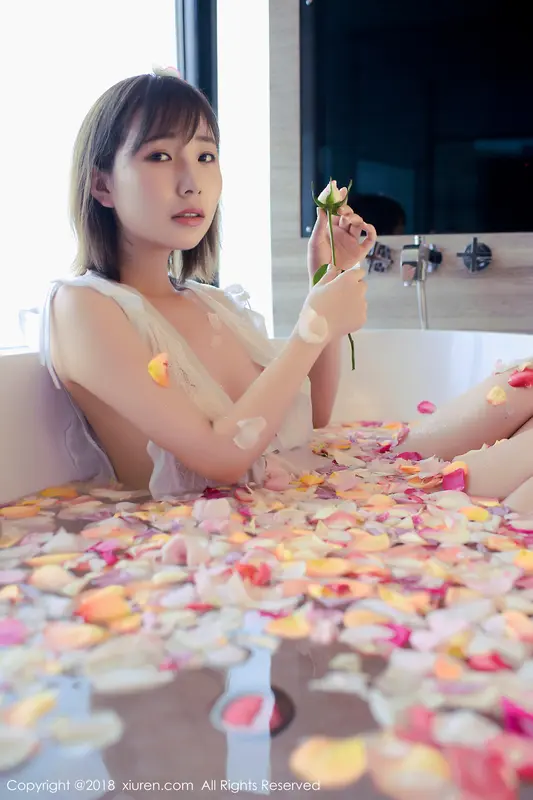 [XIUREN秀人网]2018.04.16 No.981 枝恩 – 016.webp