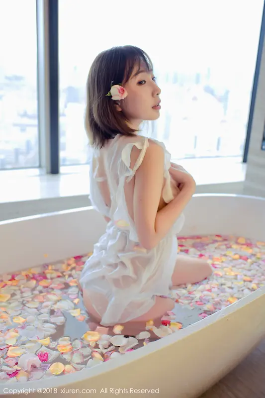 [XIUREN秀人网]2018.04.16 No.981 枝恩 – 032.webp