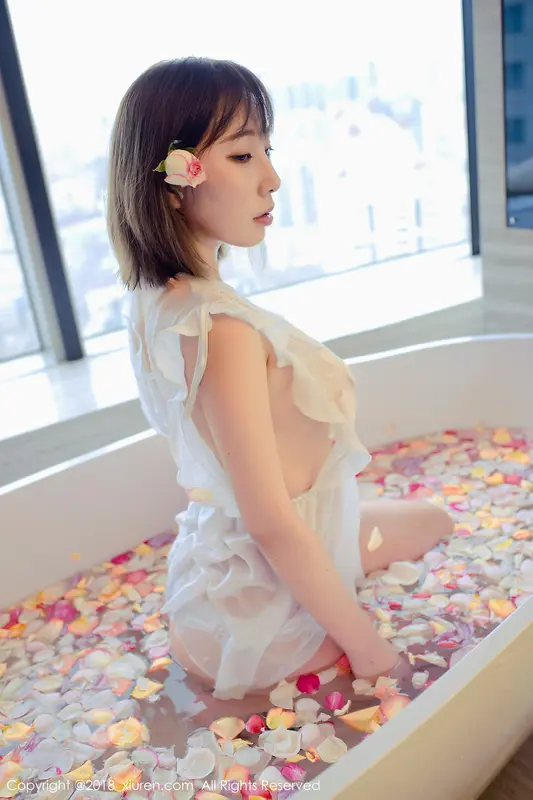 [XIUREN秀人网]2018.04.16 No.981 枝恩 – 033.webp