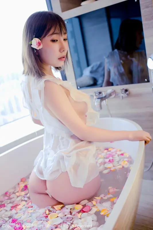 [XIUREN秀人网]2018.04.16 No.981 枝恩 – 035.webp