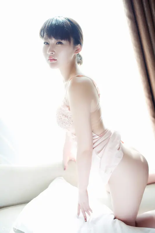 [XIUREN秀人网]2018.04.20 No.987 思思sisi – 038.webp