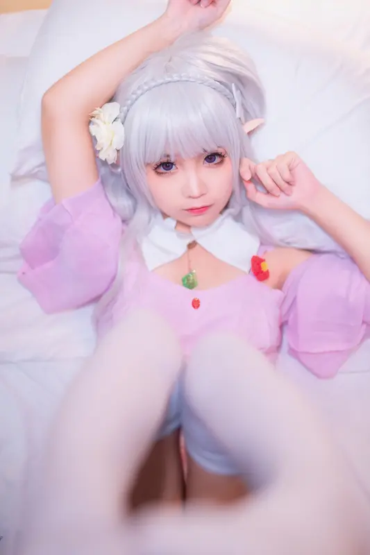 Amelia's Lingerie Dreams: A Sensual Slumber