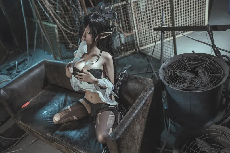 蠢沫沫 NO.121 黑兽 女王OL制服 – 004.webp