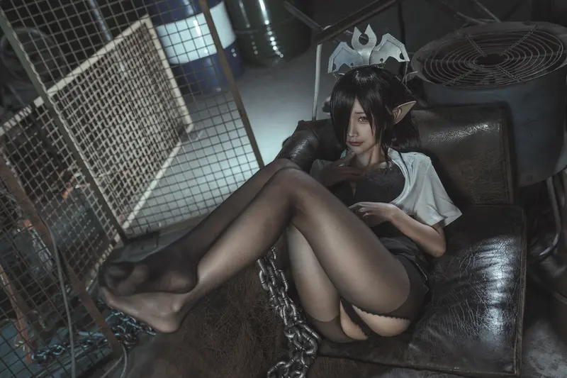 蠢沫沫 NO.121 黑兽 女王OL制服 – 015.webp