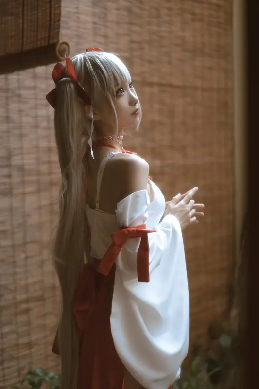 可畏巫女：蠢沫沫的神秘诱惑