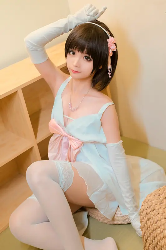 Elegance Unveiled: Cosplay in Graceful Attire