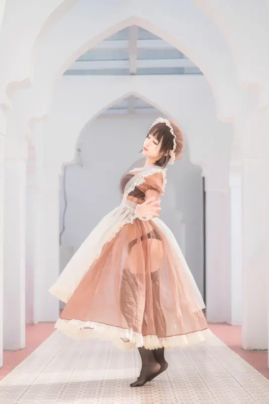 Chunmm's Erotic Maid: Outdoor Purity Unveiled