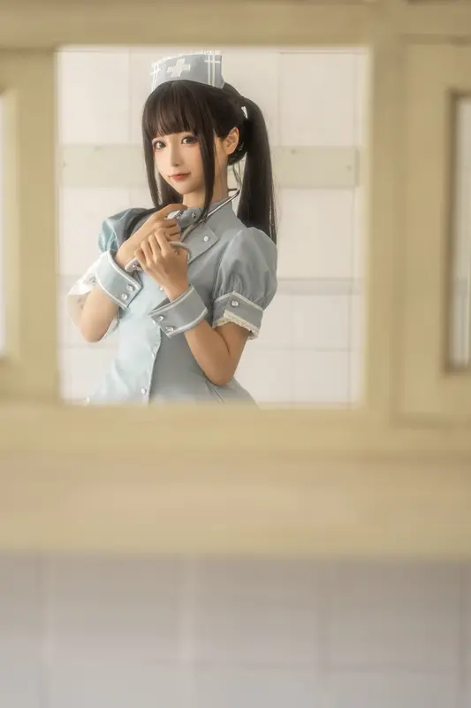 制服诱惑：性感小护士的秘密花园