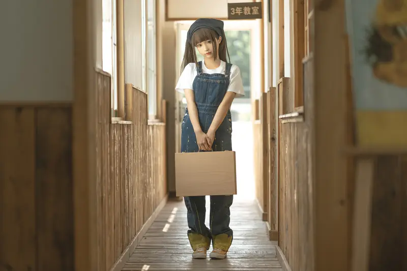 蠢沫沫 NO.183 画室背带裤-绅士版 – 002.webp
