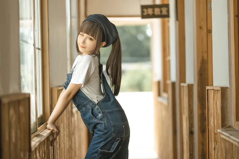 蠢沫沫 NO.183 画室背带裤-绅士版 – 004.webp