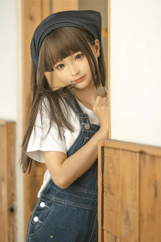 蠢沫沫 NO.183 画室背带裤-绅士版 – 021.webp