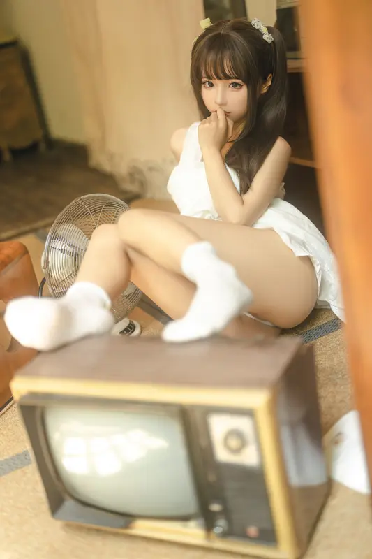 蠢沫沫 NO.186 夏 白吊带 – 034.webp