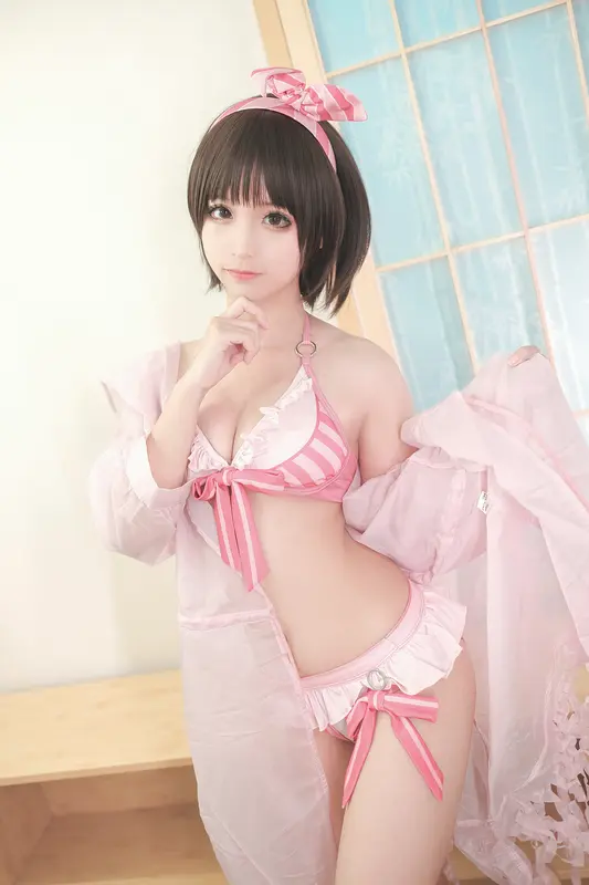Kato Megumi's Summery Swimsuit Collection