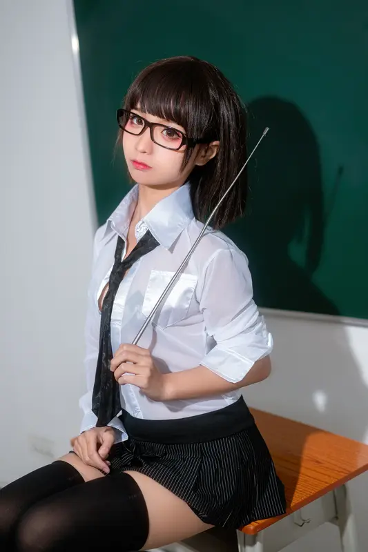蠢沫沫 NO.21 教师 – 006.webp