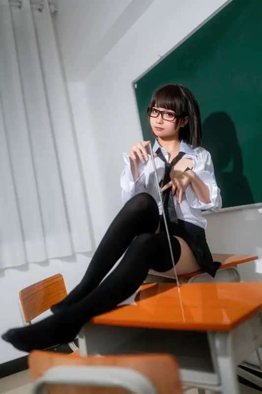 蠢沫沫 NO.21 教师 – 012.webp