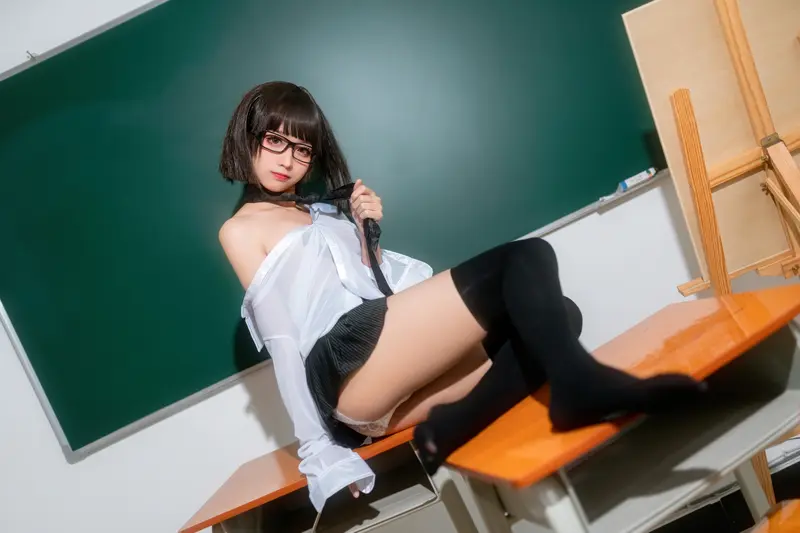 蠢沫沫 NO.21 教师 – 022.webp