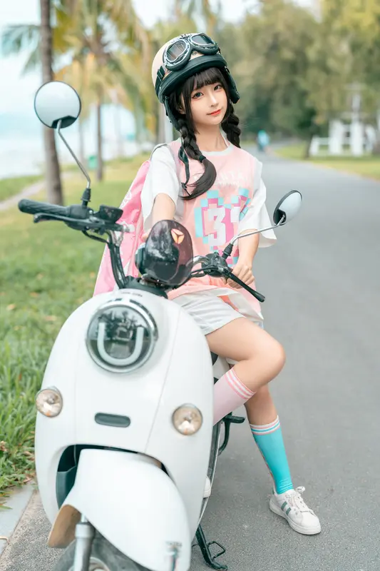 蠢沫沫 NO.212 小电车 – 001.webp