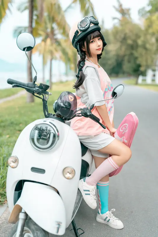蠢沫沫 NO.212 小电车 – 004.webp