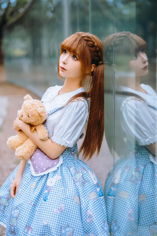 禁錮慾望：人偶之美的極致綻放