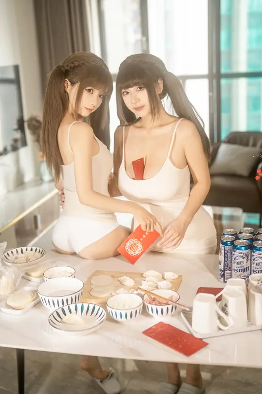 蠢沫沫与浅安安：双姝贺岁写真