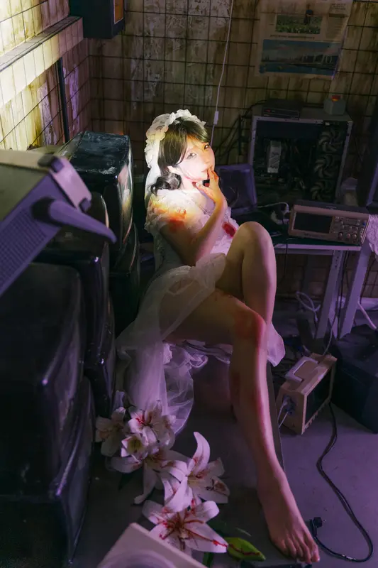 Intriguing Boss: A Sensual Portrait