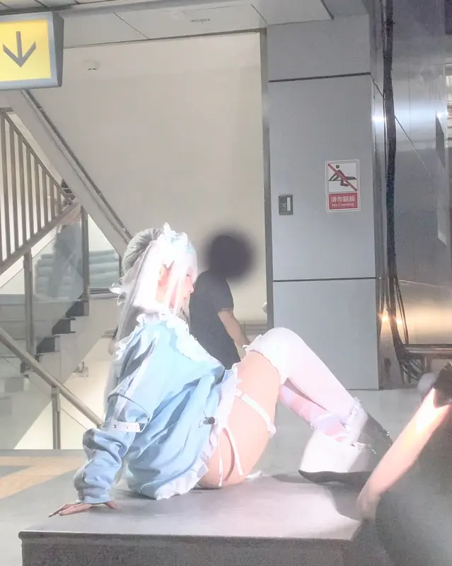 蠢沫沫 NO.321 水色-花絮 – 017.webp