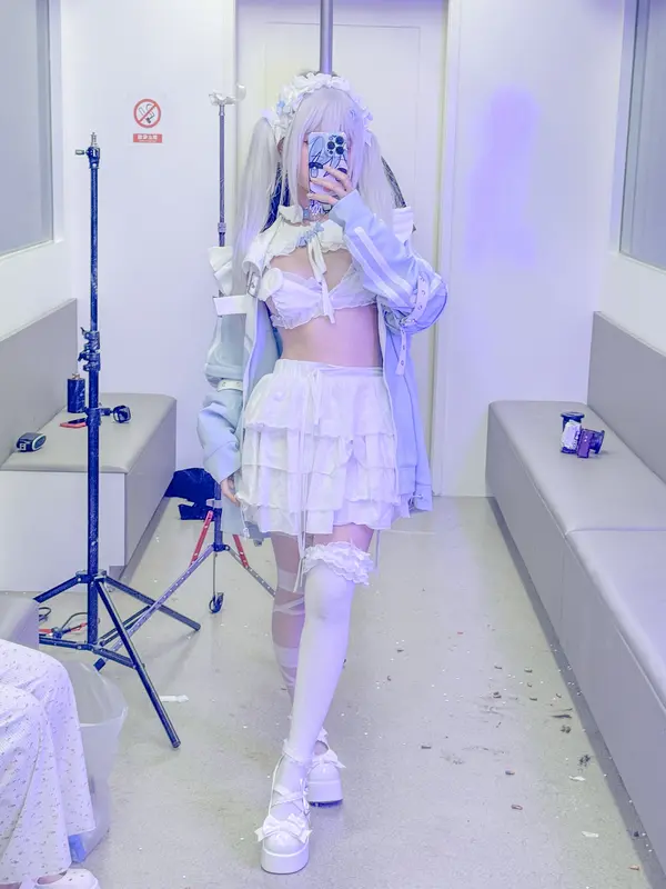蠢沫沫 NO.321 水色-花絮 – 056.webp