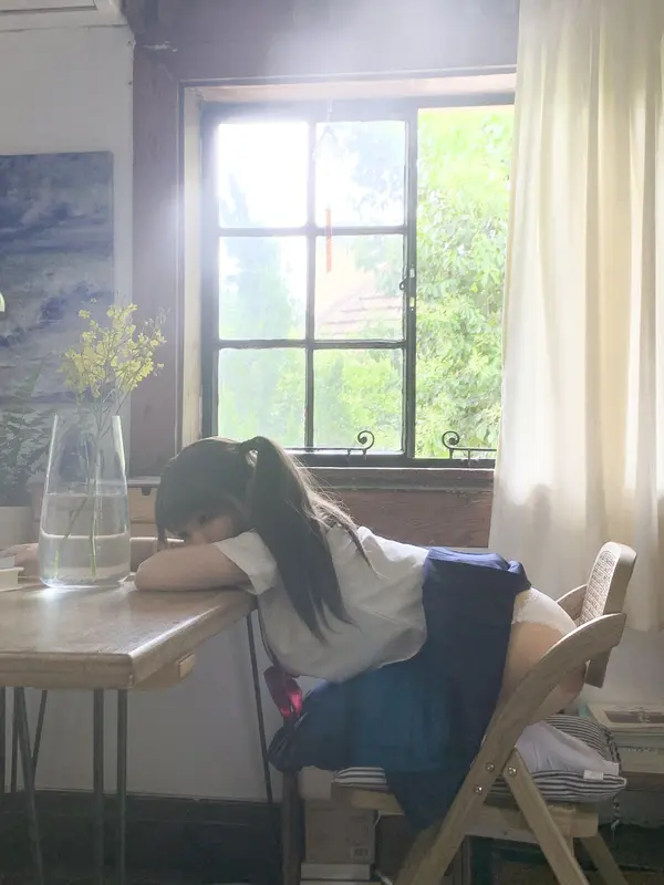 Chunmo Mo's Relaxing Moments Behind the Scenes