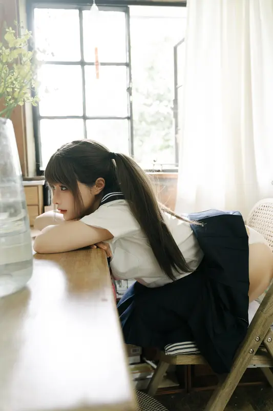 Chunmomo's Relaxing Break: A Moment of Intimacy